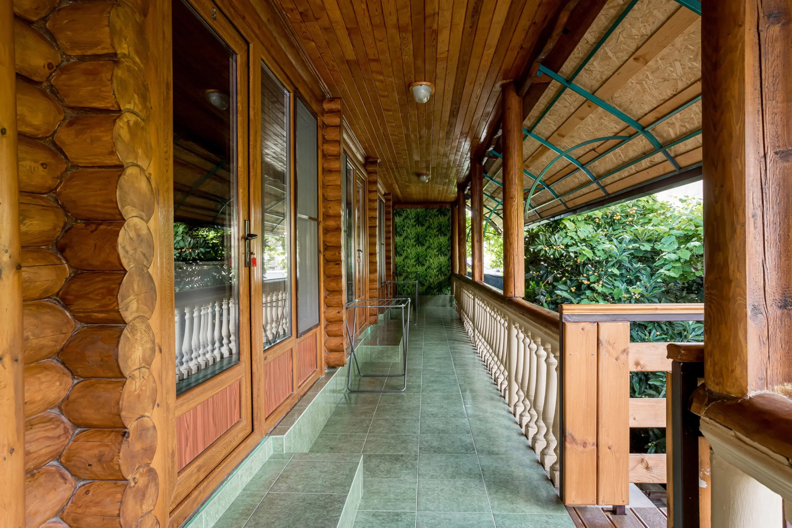 Отель Лаура