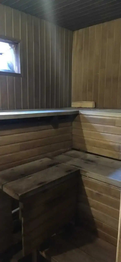 Частный дом с баней на территории