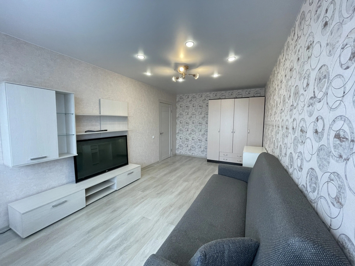 Квартира 2-комнатная на Кошевого 14к2