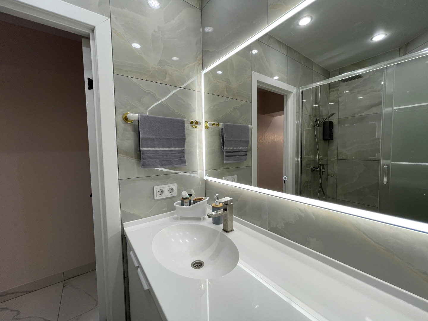 Квартира 2 комнатная на Морской Симфонии