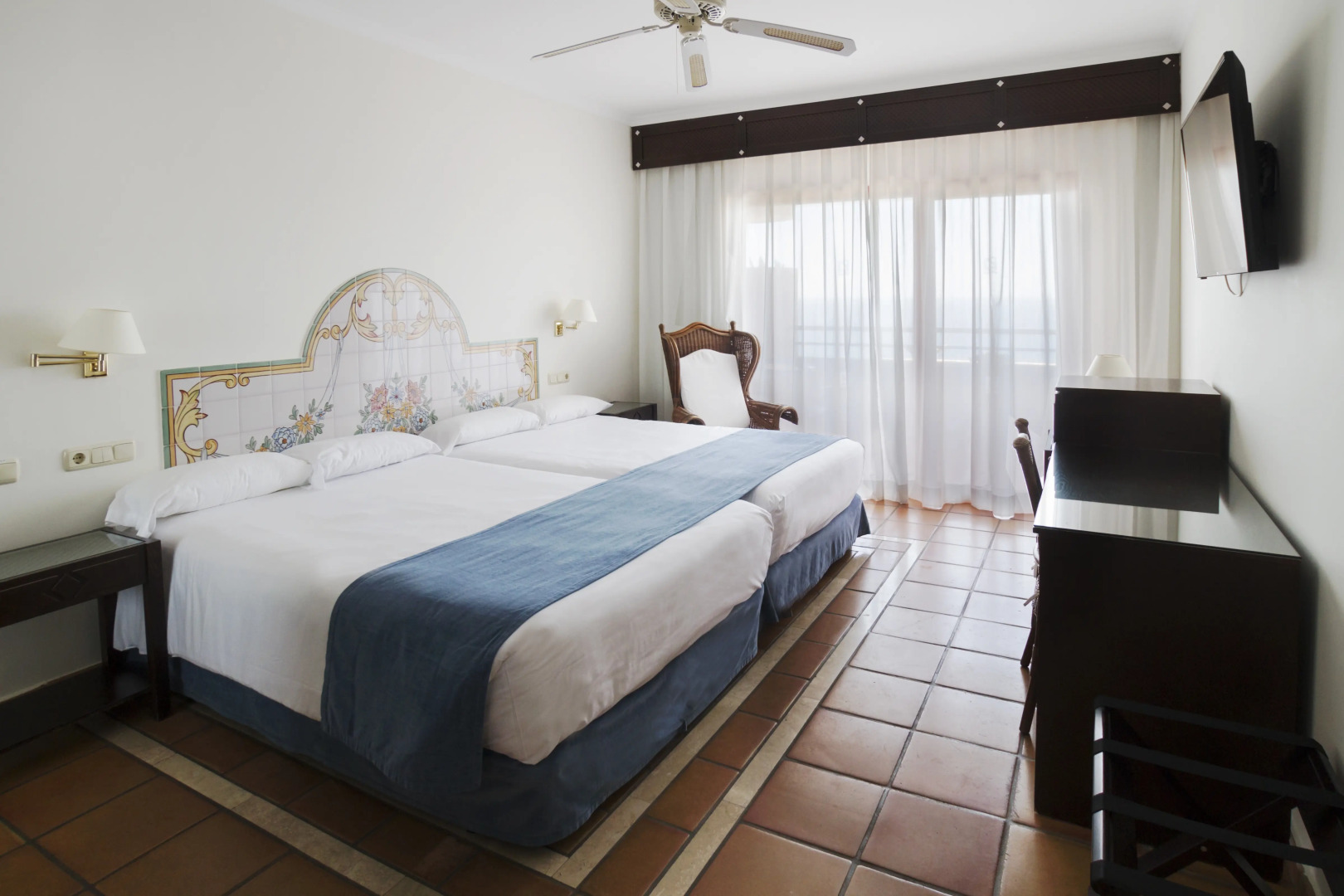 Отель Ibersol Almuñecar Beach & Spa