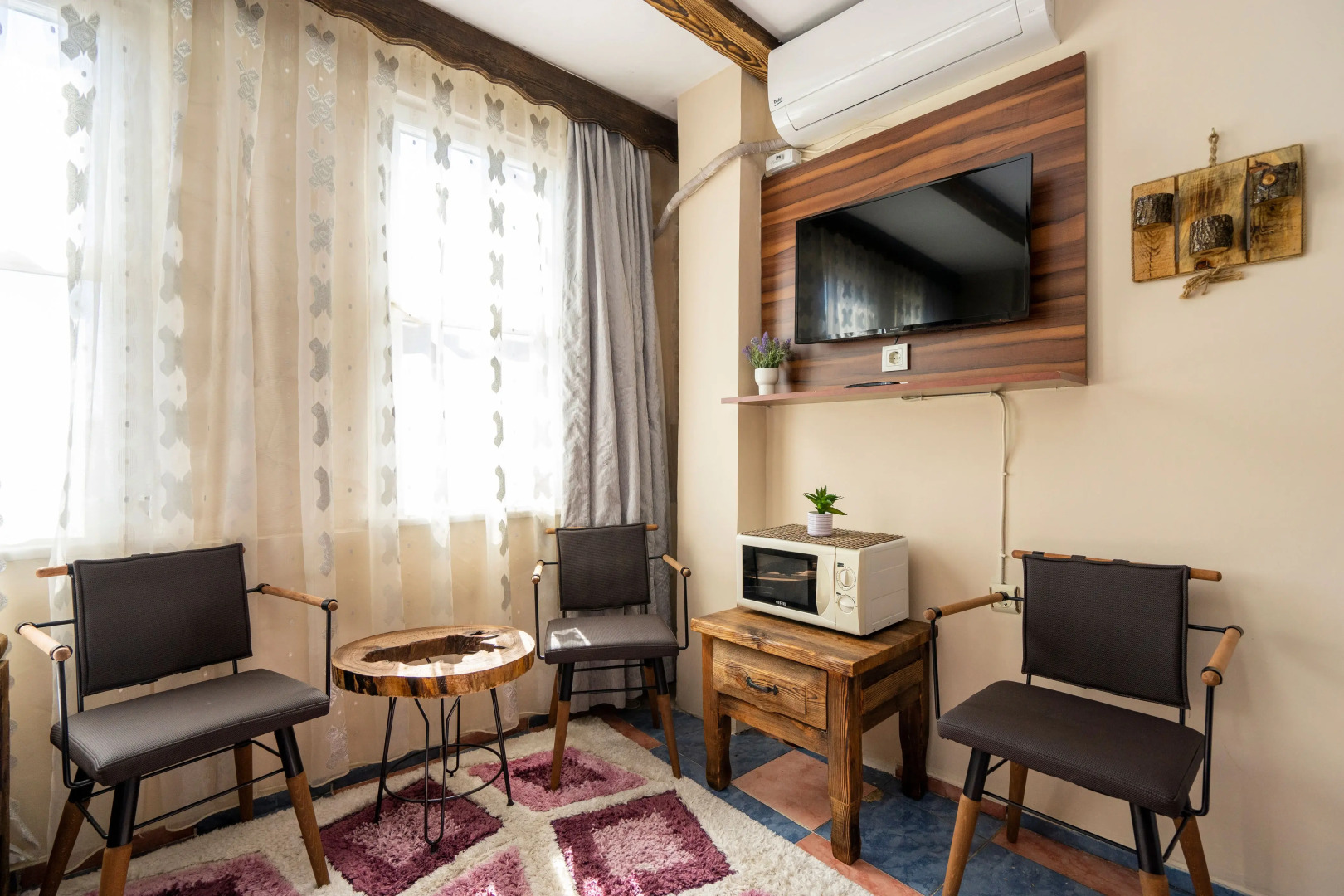 Pi Home & Apartments