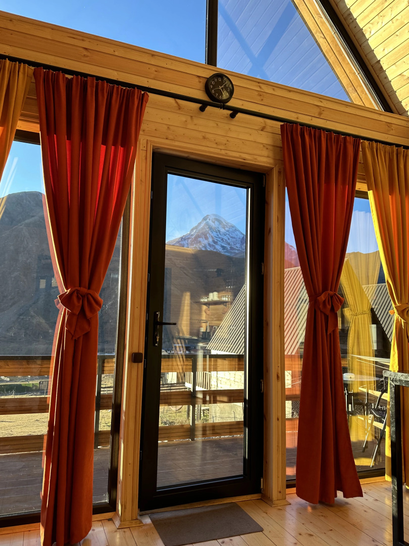 Шале Kazbegi Inn Cottages