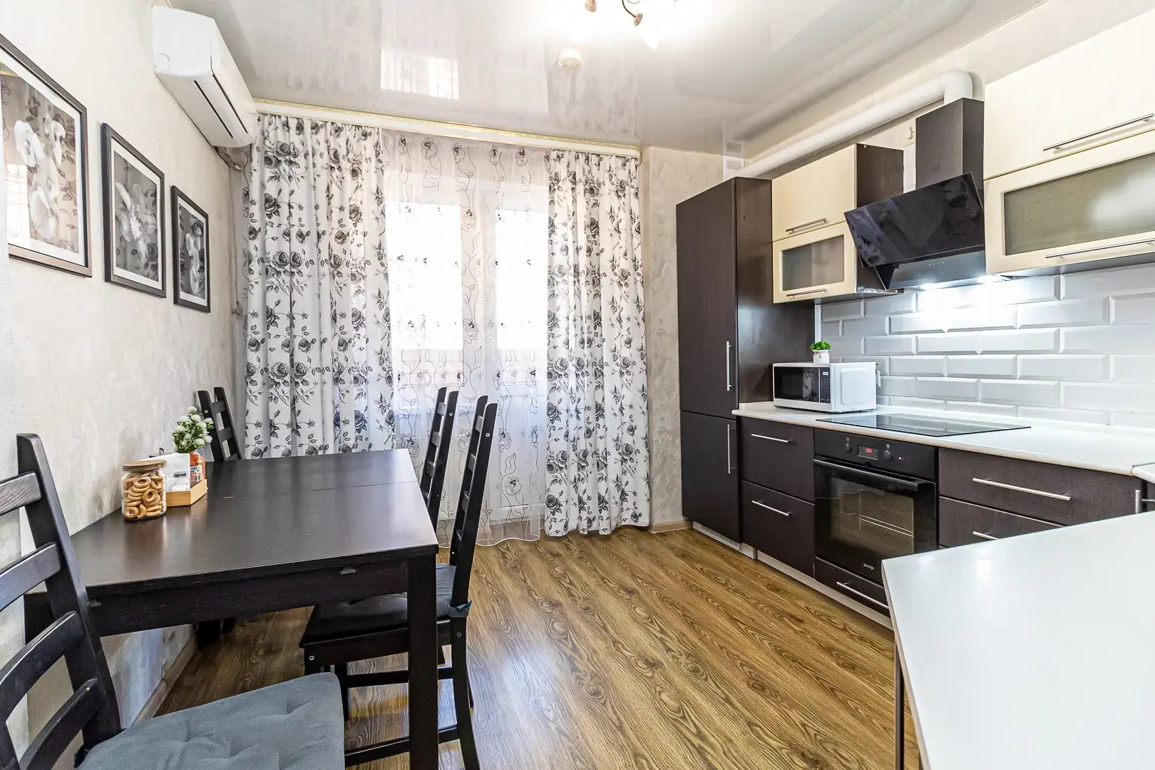 Квартира Двухкомнатная недалеко от парка Галицкого