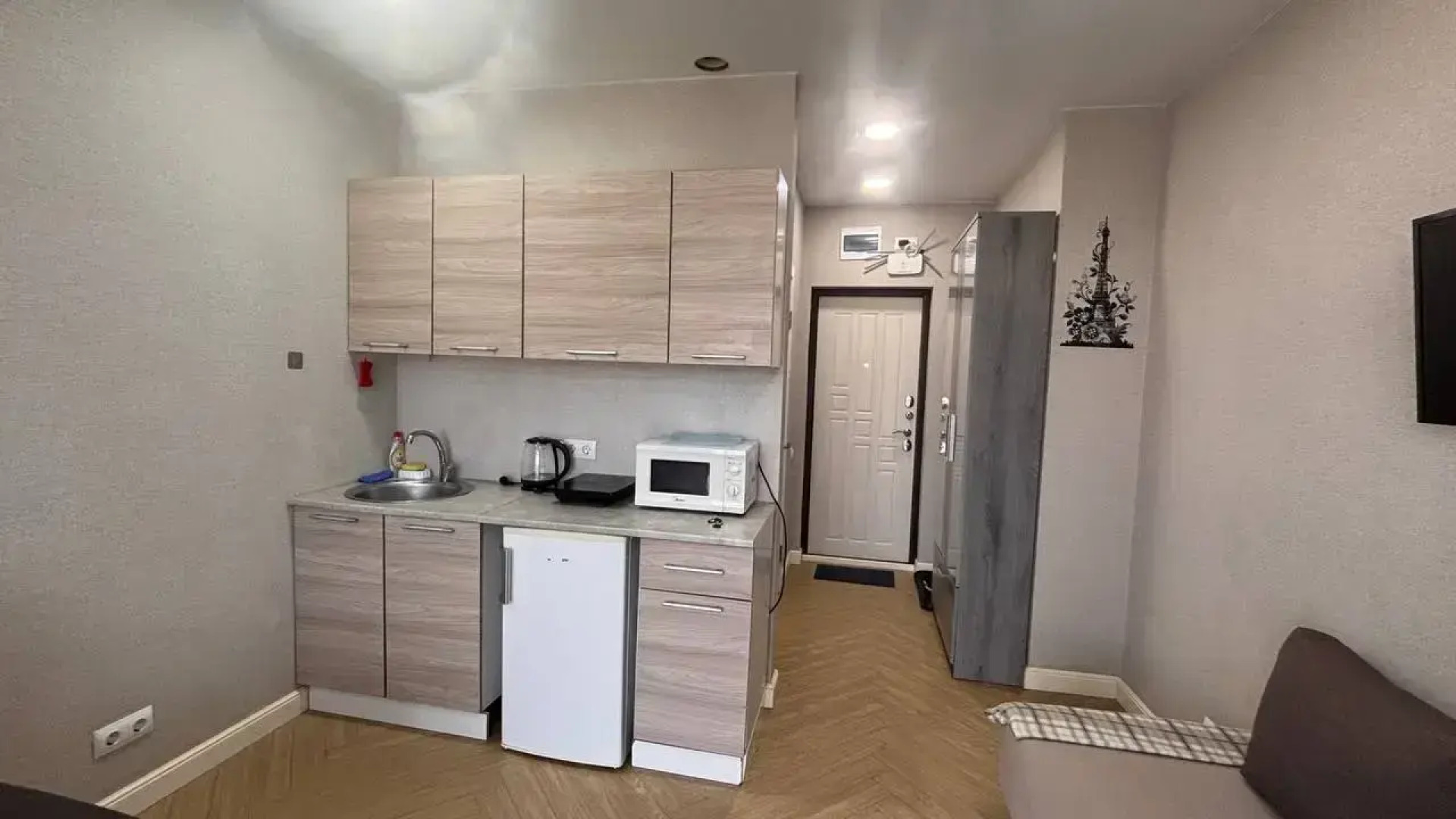 Апартаменты с Балконом и Шикарным Видом на Парк