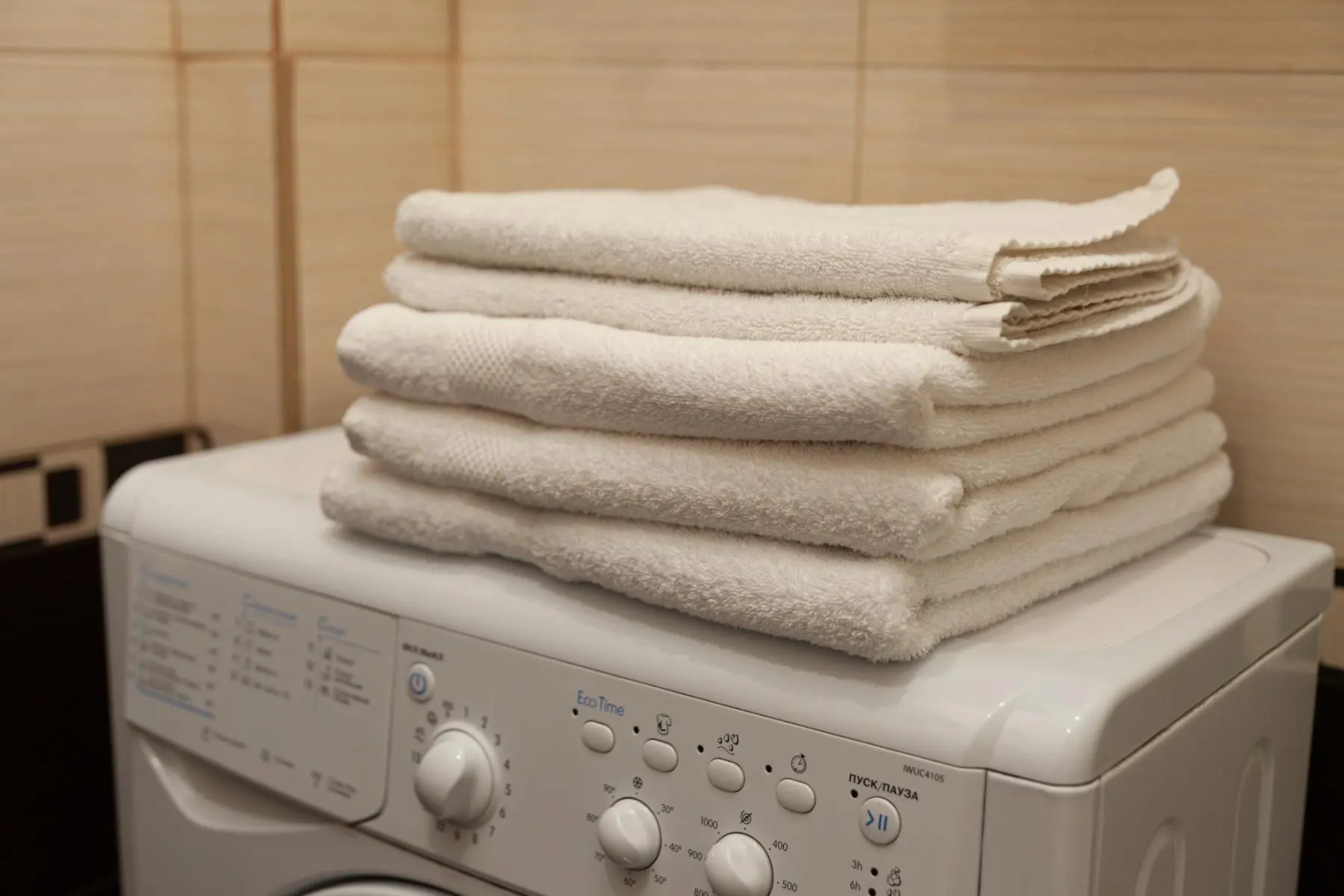 Апартаменты двухкомнатные (94) Серебровская 91