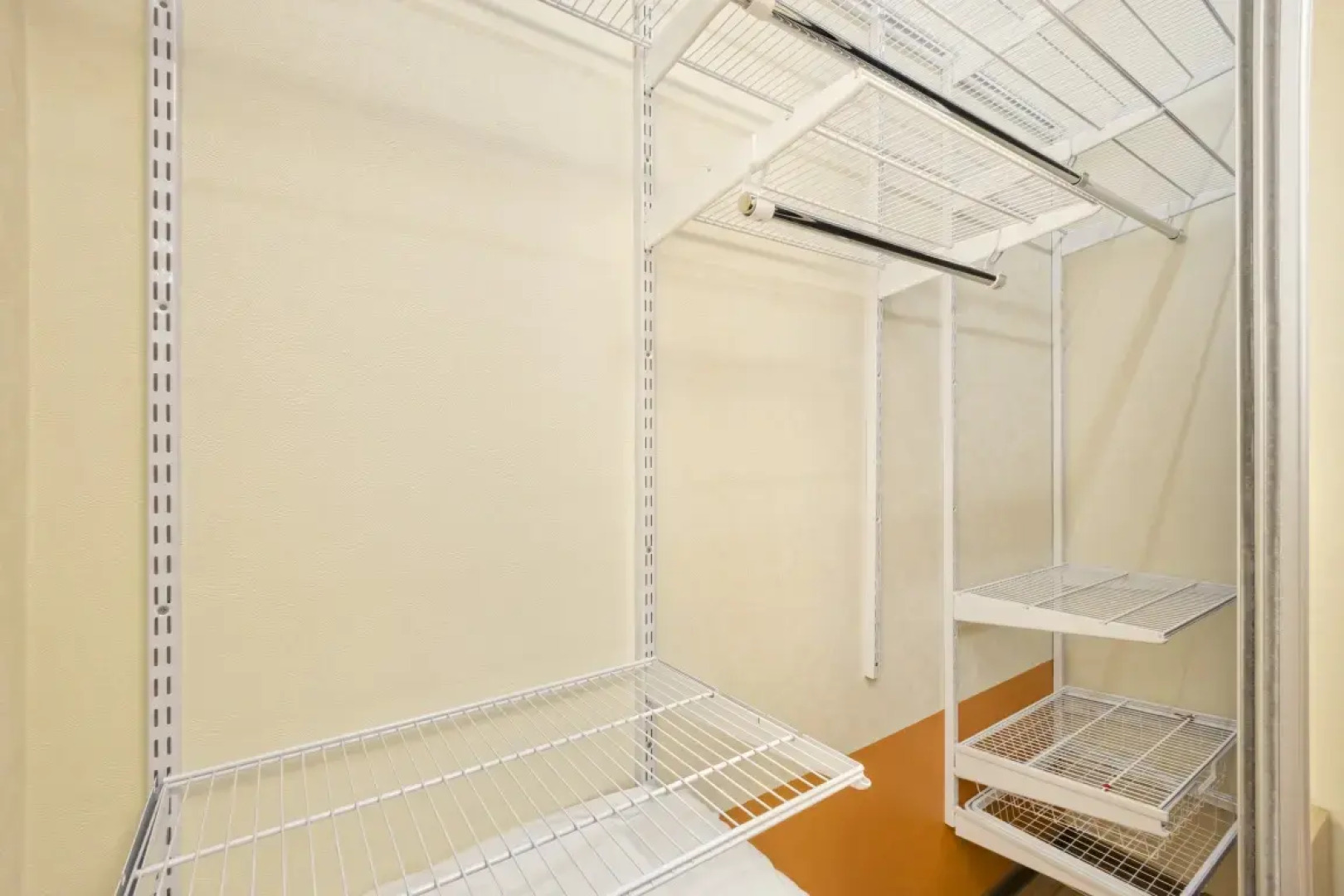 Апартаменты с Балконом Elite Apartments