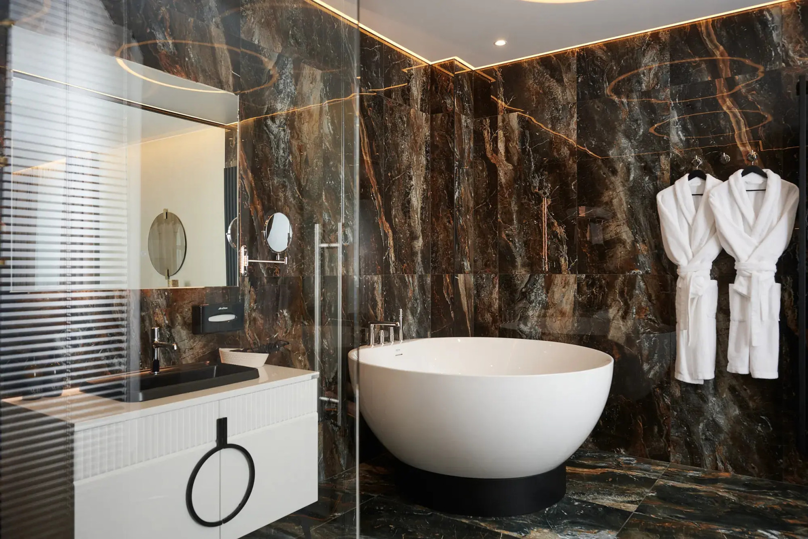 Отель Aura CityHotel