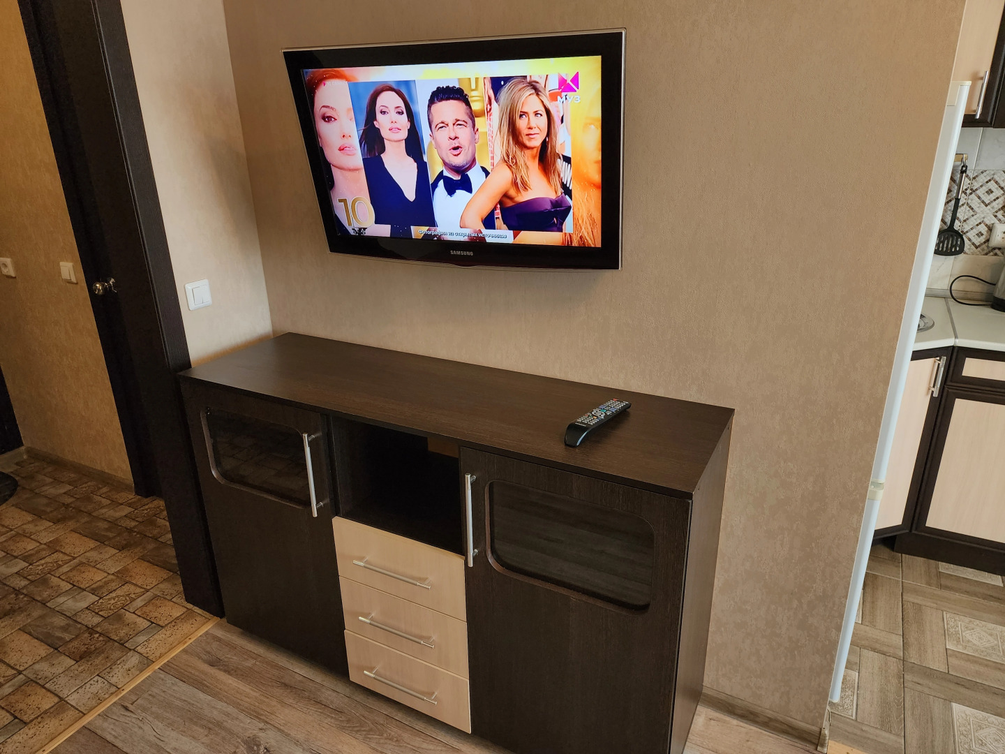 Квартира Студия с Балконом и Видом на Озеро Чебаркуль Рядом с Вокзалом