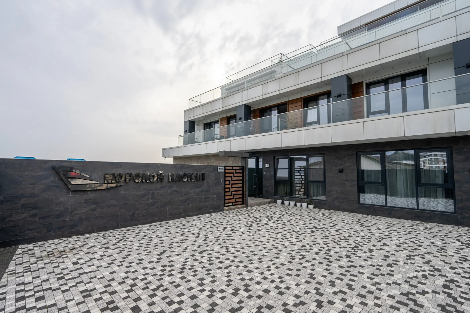 Апартаменты Orange Apart На Первой Линии с Бассейном