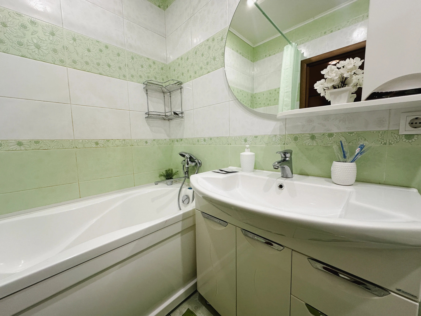 Квартира Двухкомнатная Пионерская 100