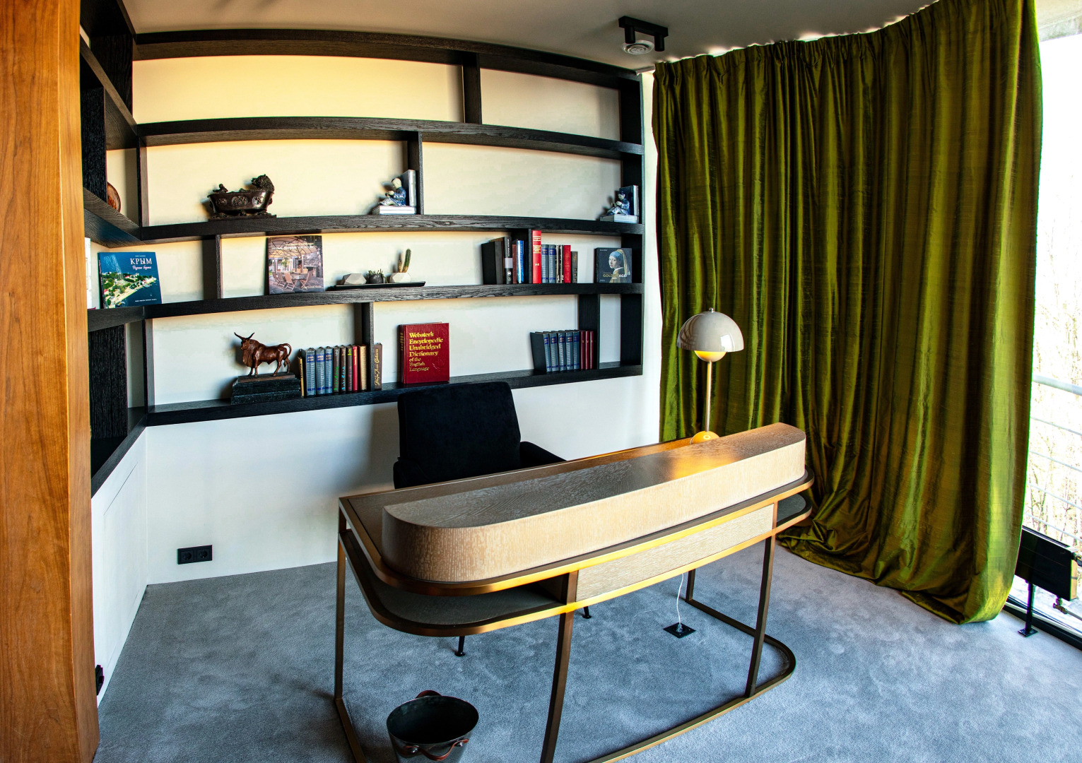 Апартаменты с террасой и видом на Петербург