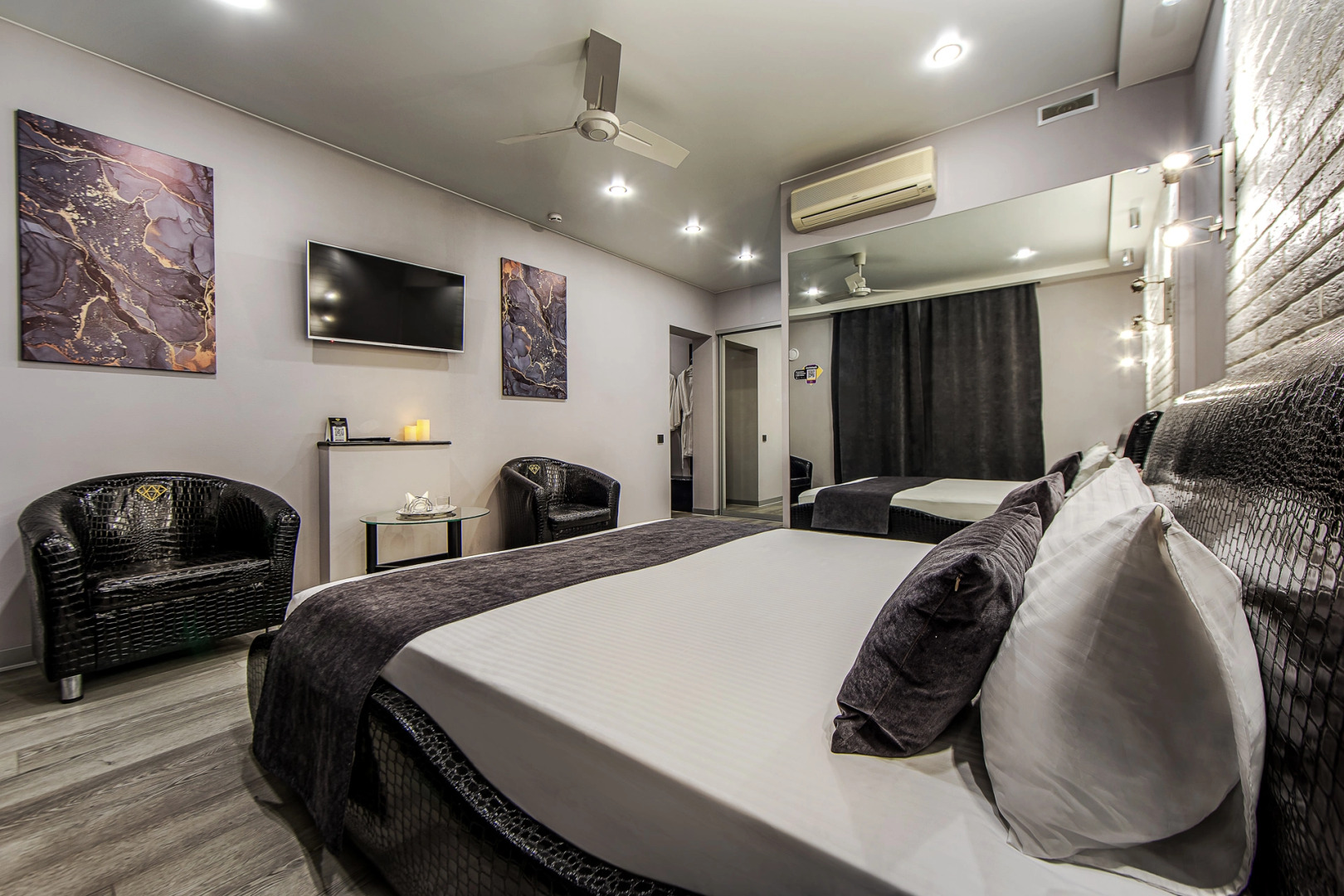 Отель Алекс на Дыбенко