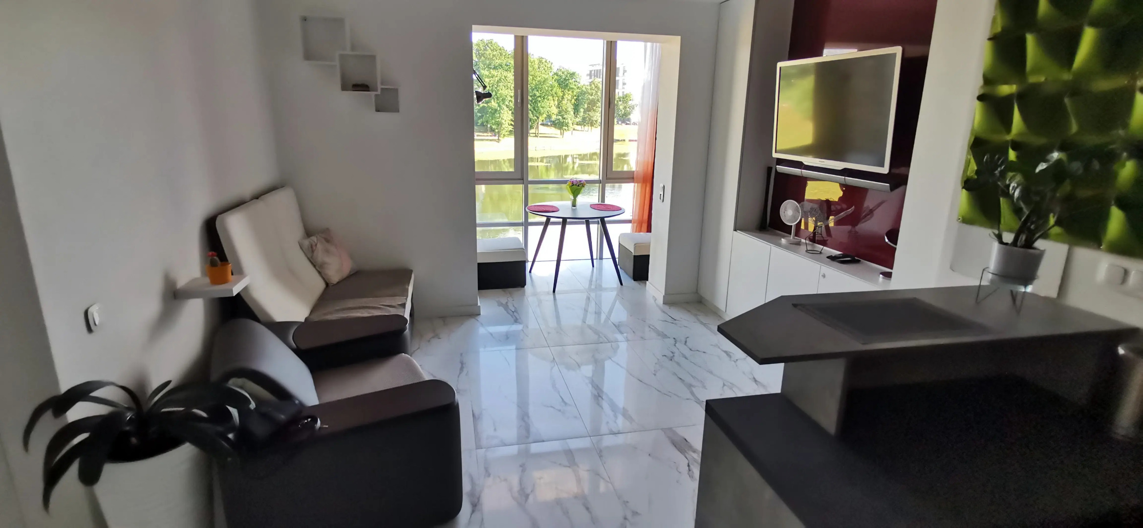 Апартаменты с видом на Верхнее озеро