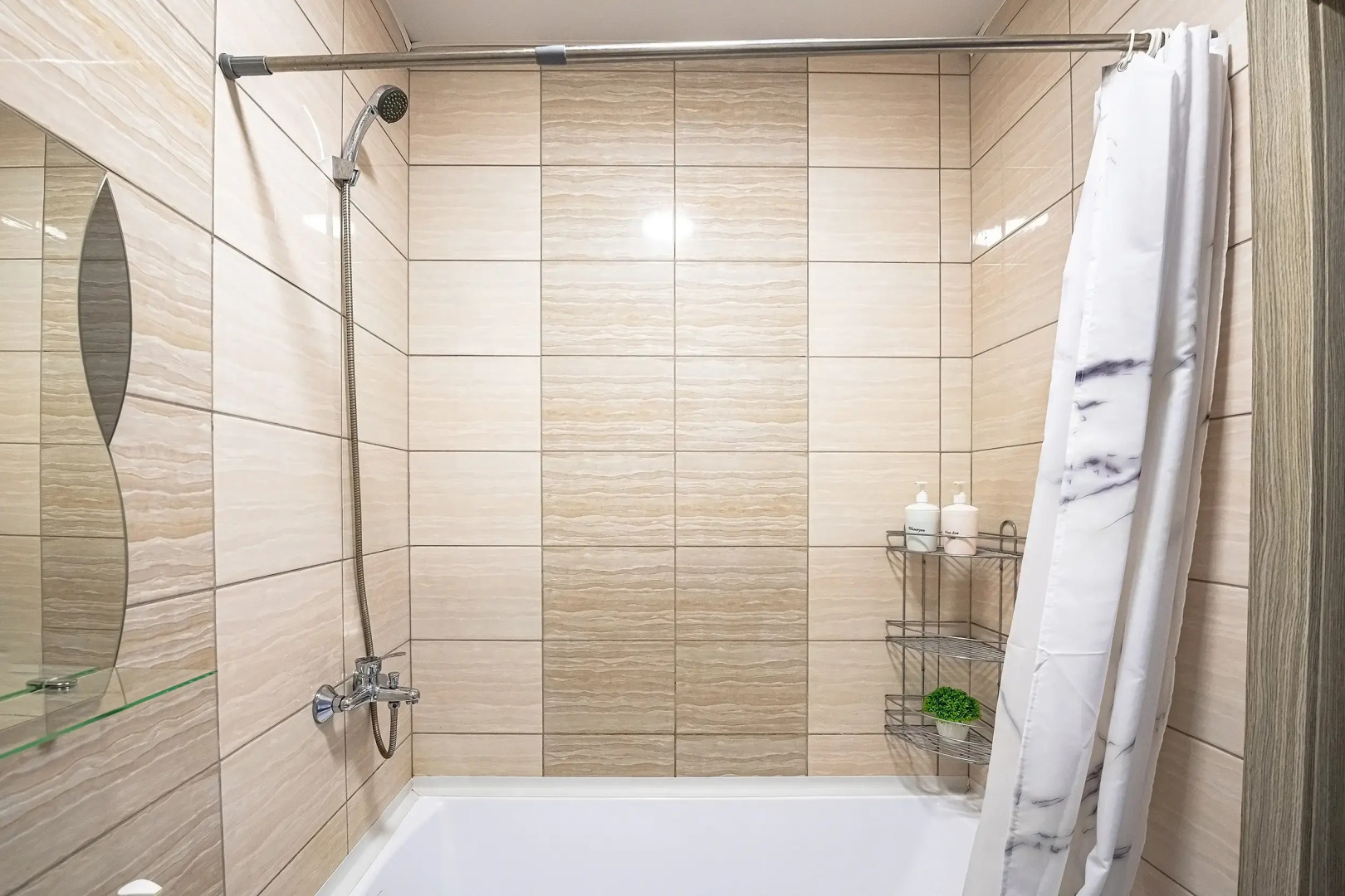 Апартаменты TopHouse на Можжевеловой 18, 1 этаж