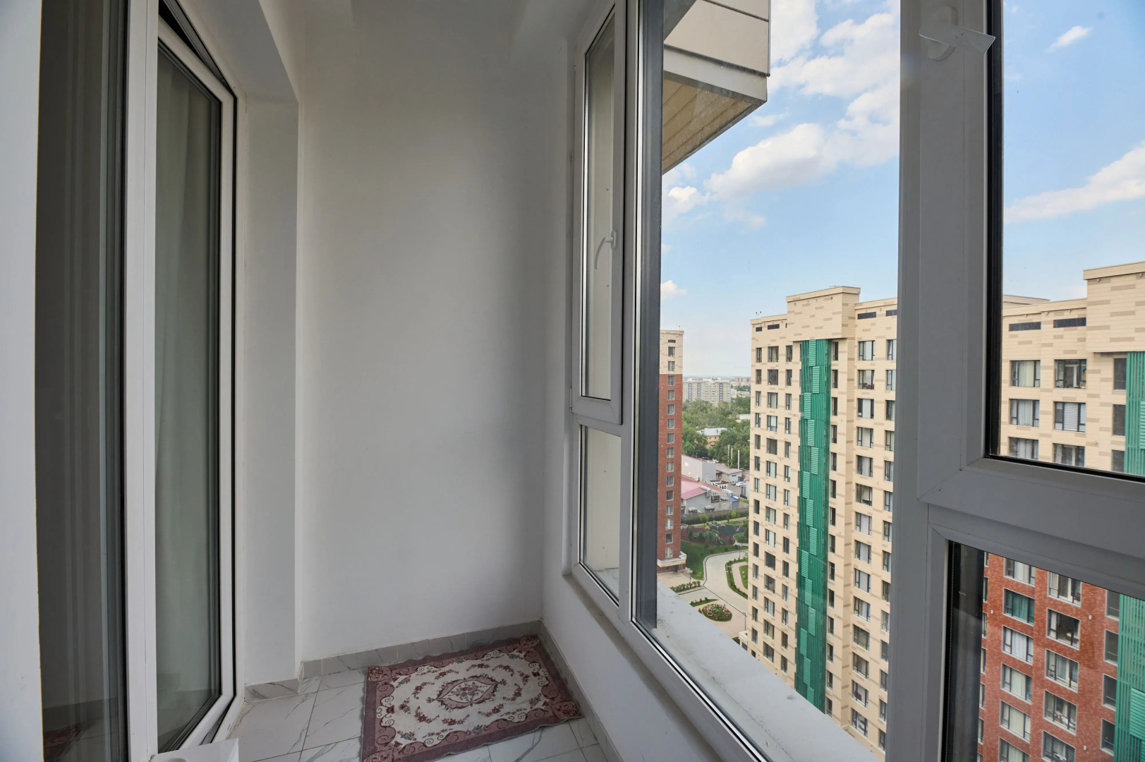 Квартира в центре города с видом на горы