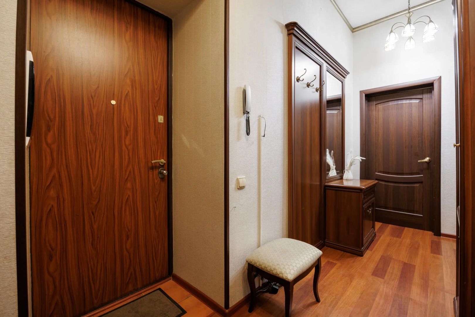 Апартаменты 2 спальни у Казанского собора 8 гостей