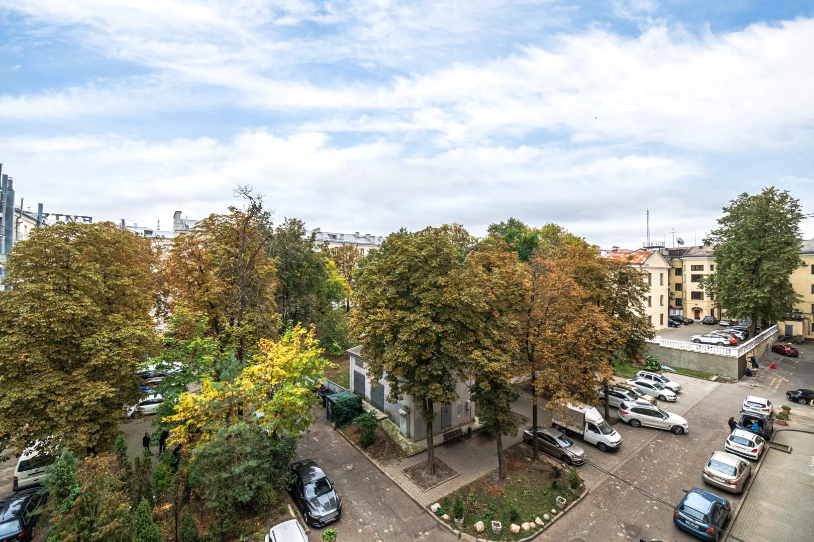 Апартаменты с видом на Октябрьской Площади