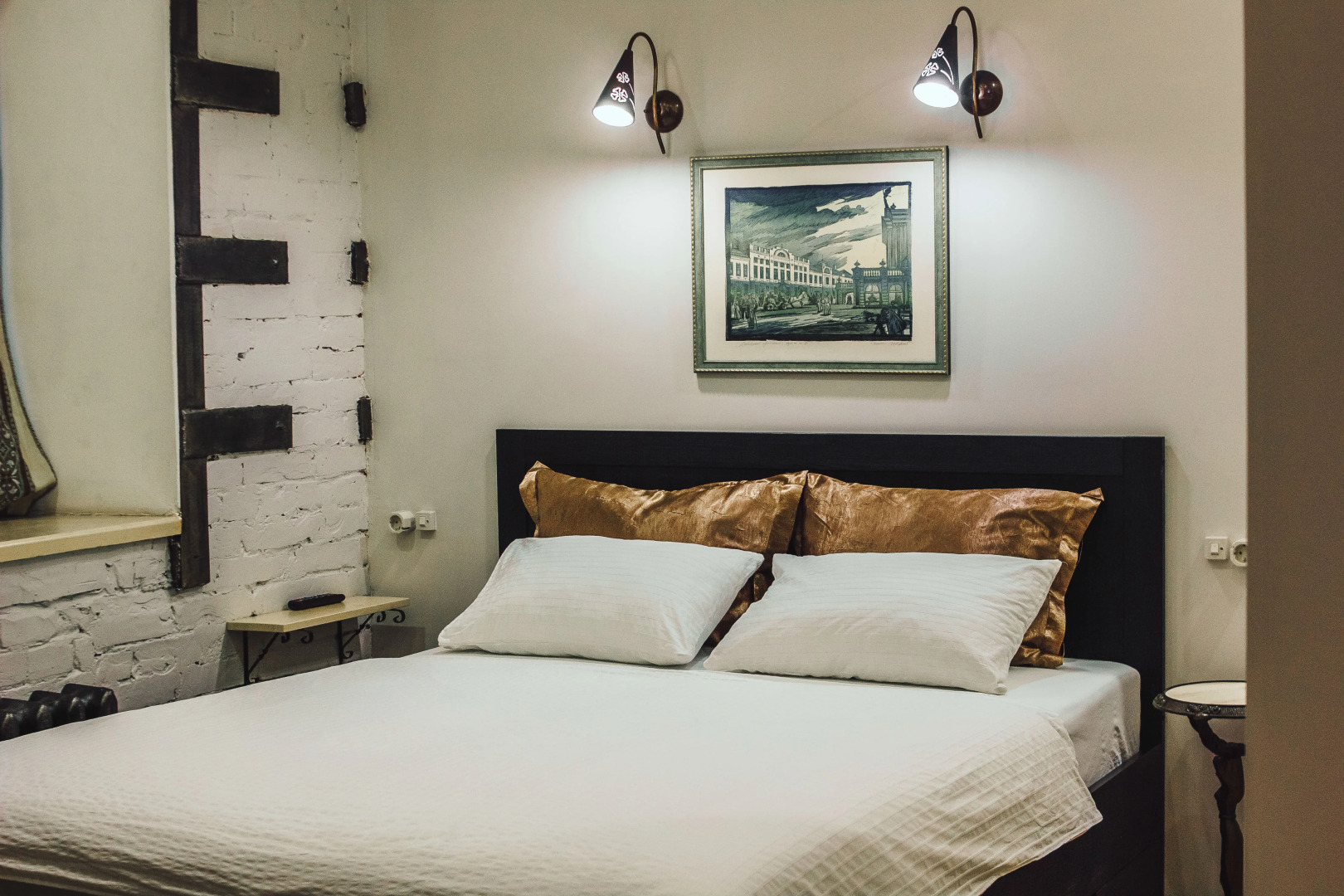 Отель Brick Walls Hotel