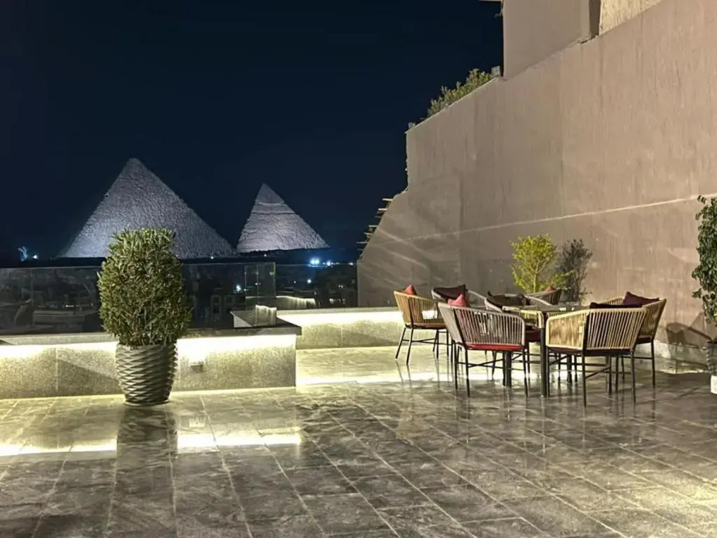 Отель Pyramid Front Hotel