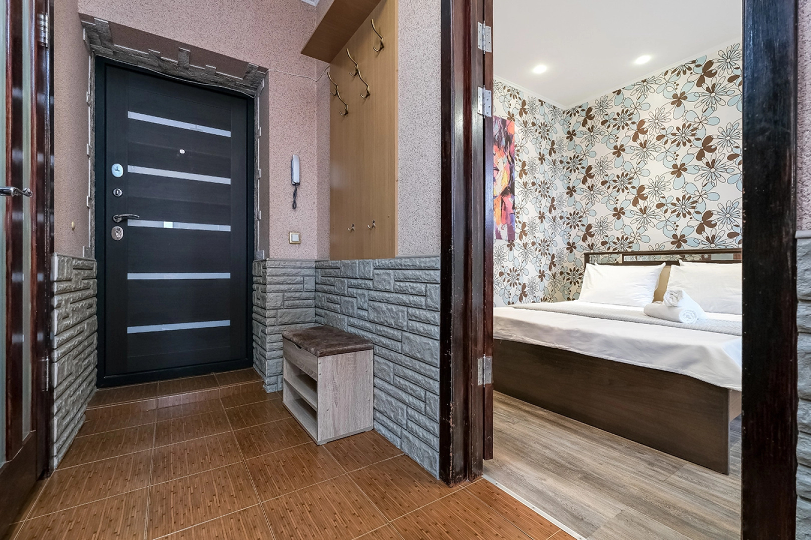 Апартаменты Титова 198/1