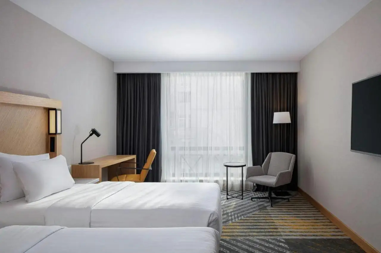 Отель Courtyard by Marriott Tbilisi