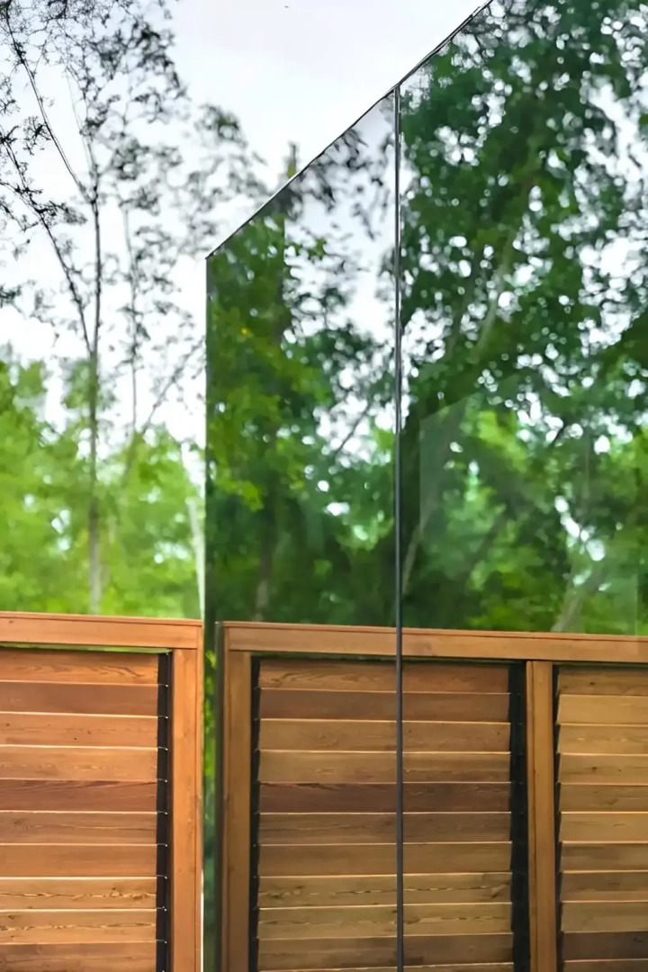 Частный Дом на Берегу Реки с Авторским Дизайном