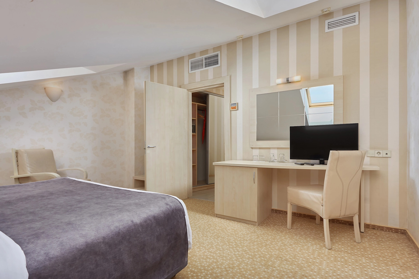 Отель Пятый Угол