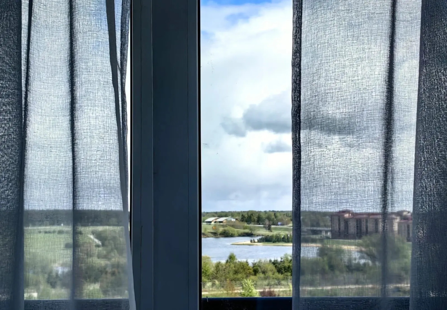 Квартира Современная видовая 1-комнатная квартира с кондиционером рядом с рекой