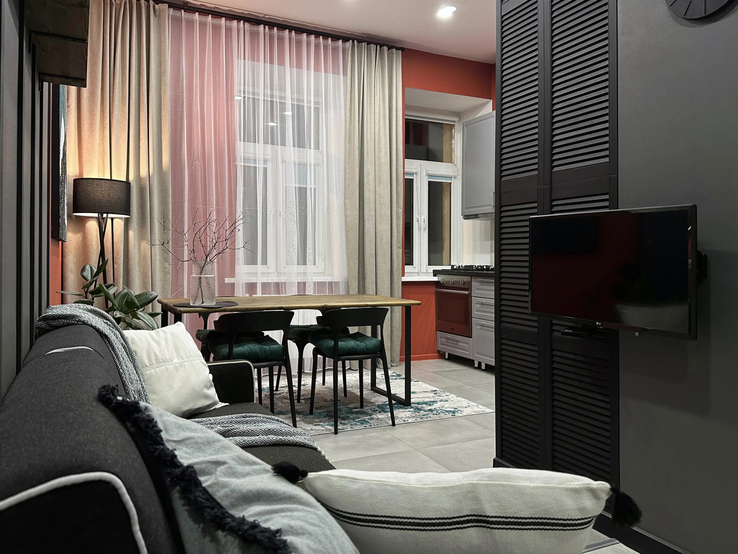 Квартира в центре с проектором и видом на парк