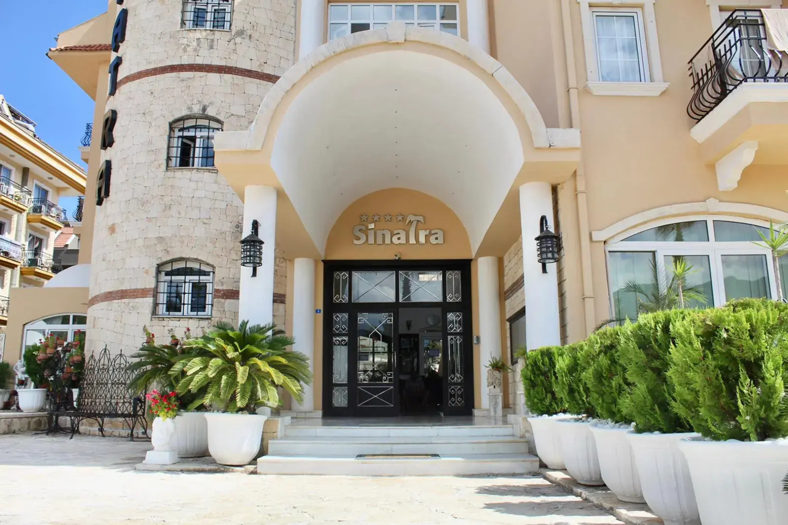 Отель Sinatra - All Inclusive