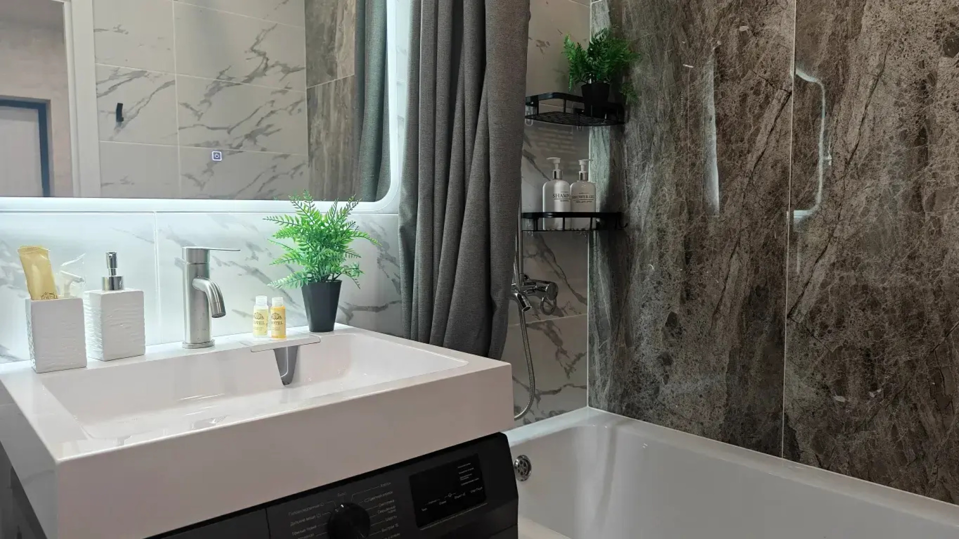 Квартира Граф Хаус 80