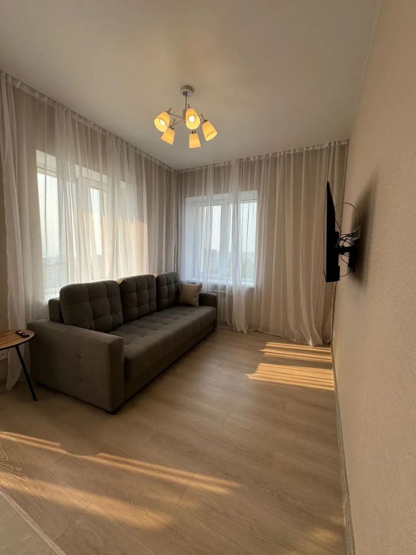 Апартаменты Светлые в Новостройке на Толстого