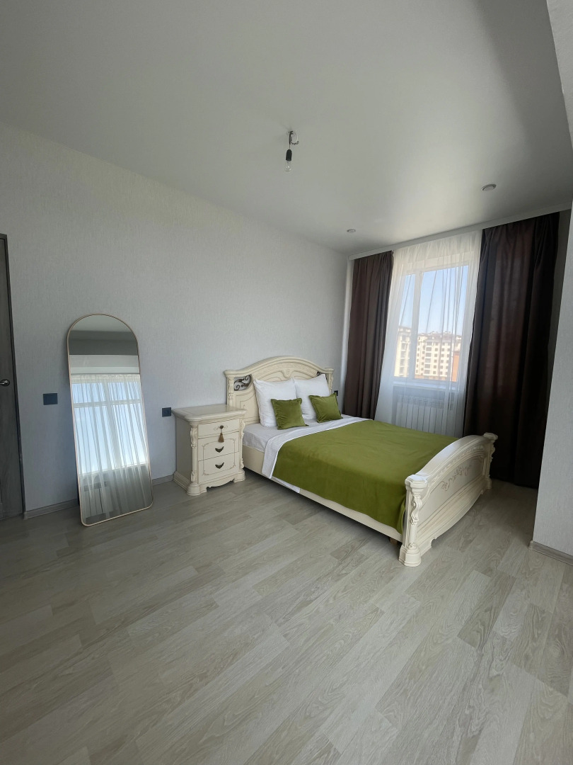 Квартира Просторная на Курсантов Кировцев