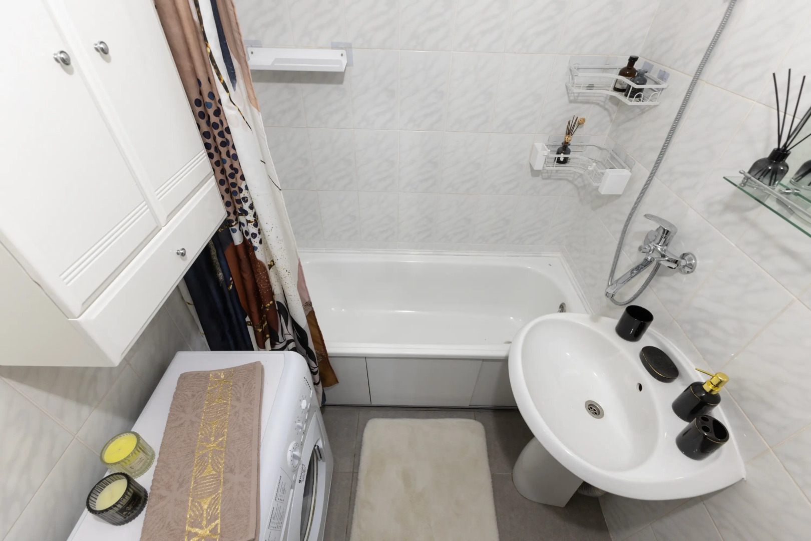 Апартаменты Комфорт на Амирхана Еники 4