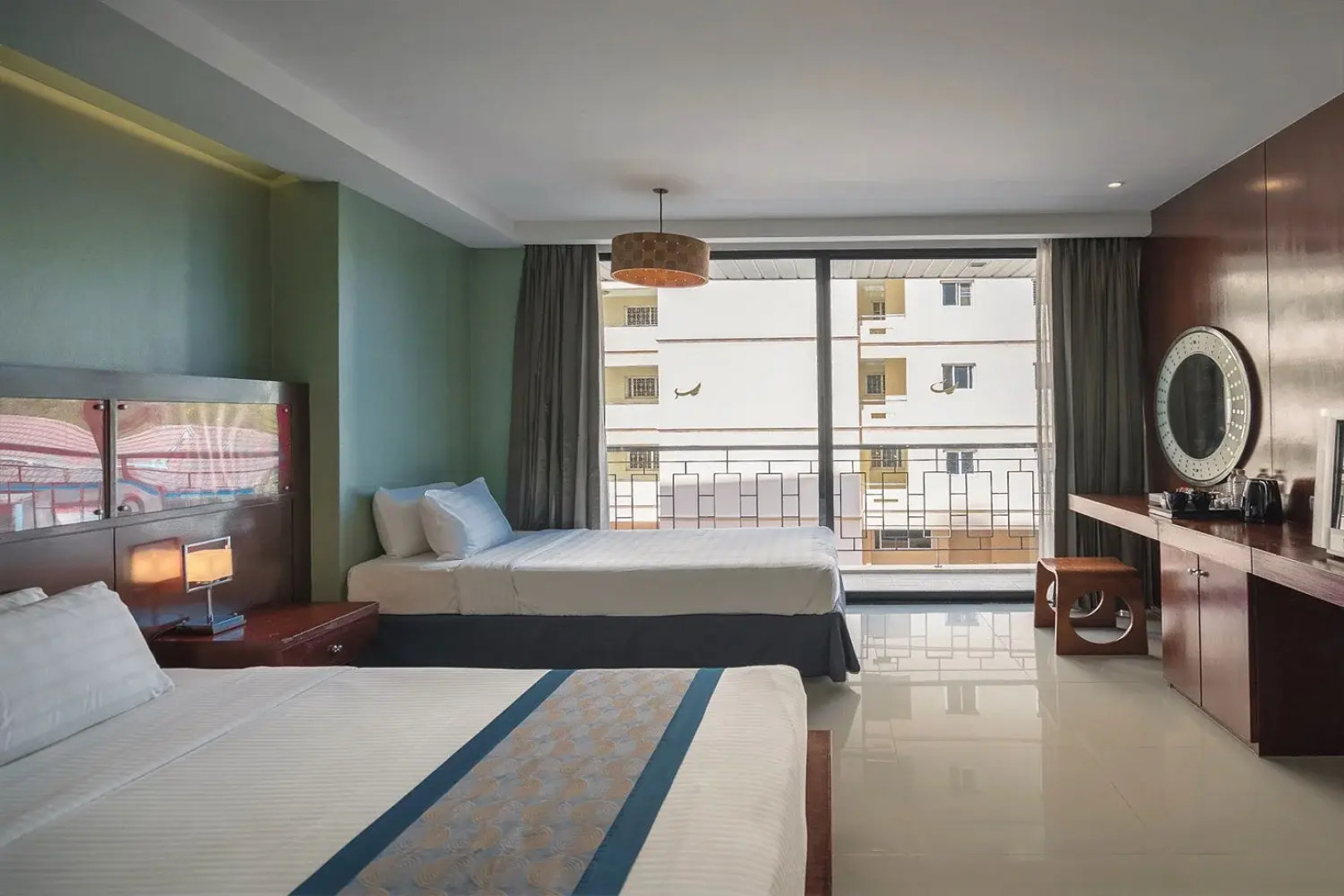 Отель Long Beach Garden Hotel & Pavilions