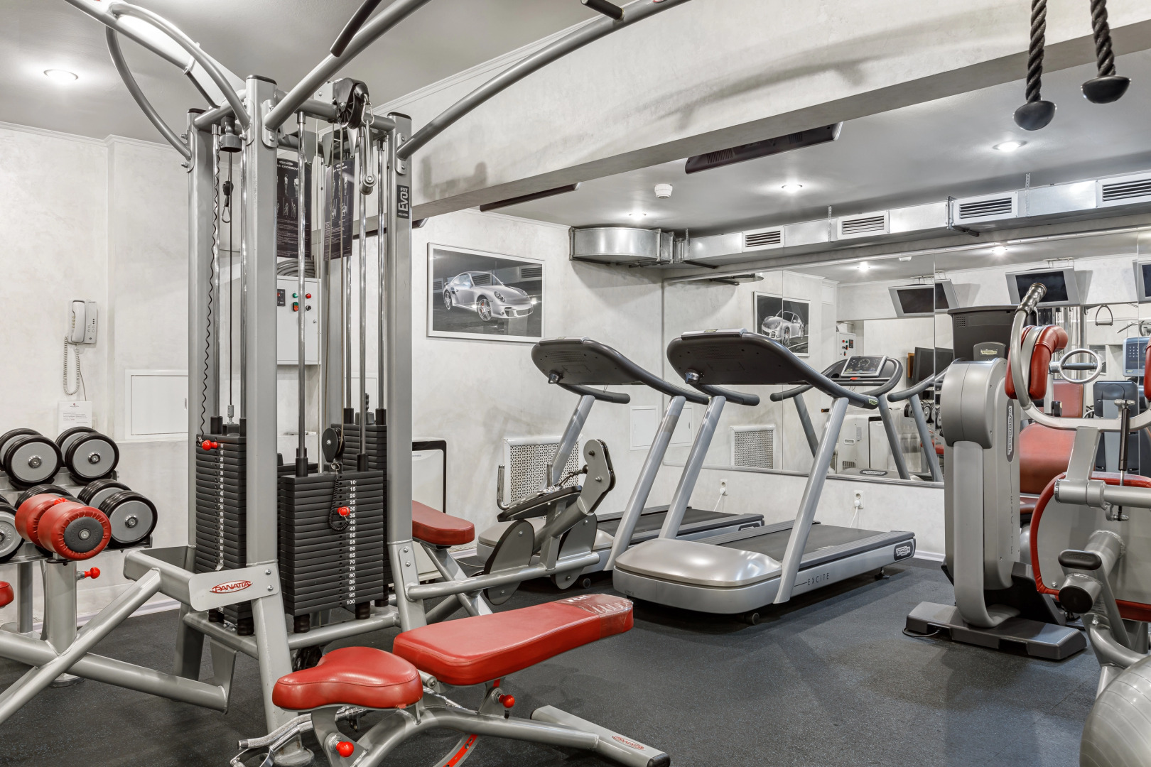 Отель Максима Ирбис