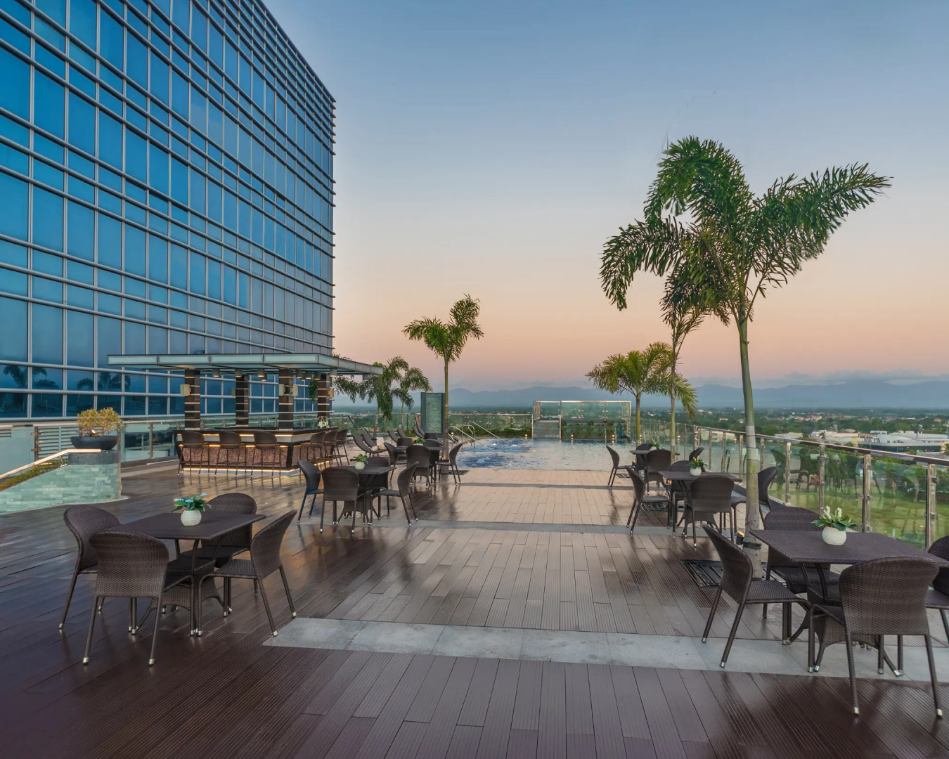 Отель Richmonde Hotel Iloilo