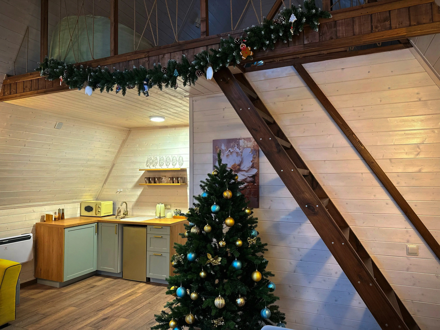 Частный дом с камином