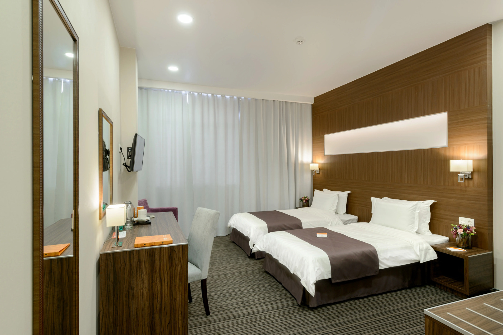 Отель PARK WOOD HOTEL