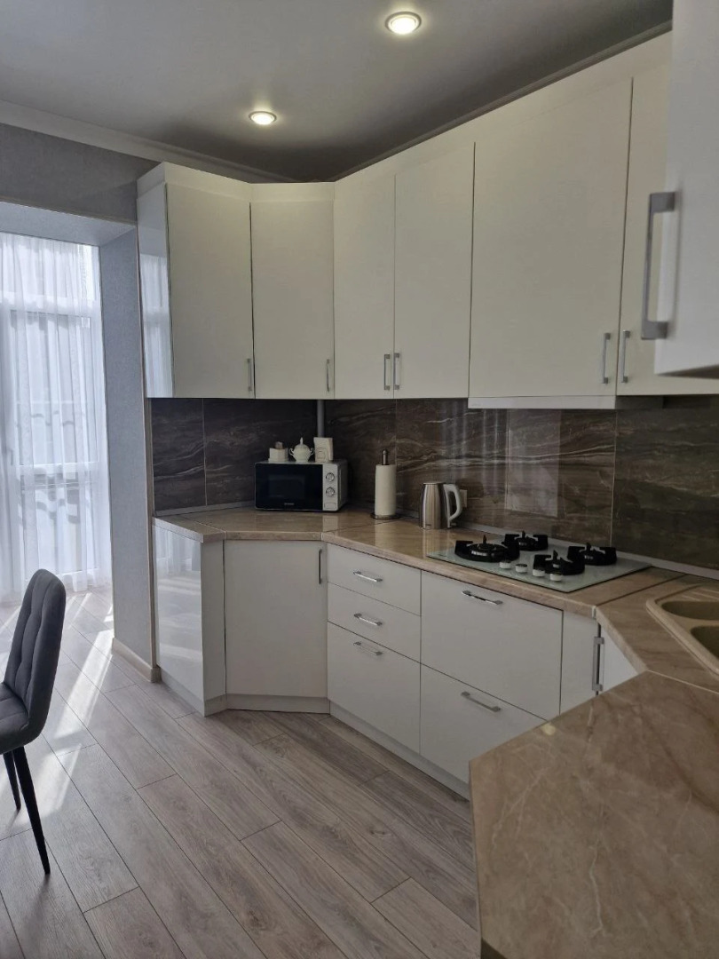 Квартира Flatirini с панорамными окнами в ЖК Весна