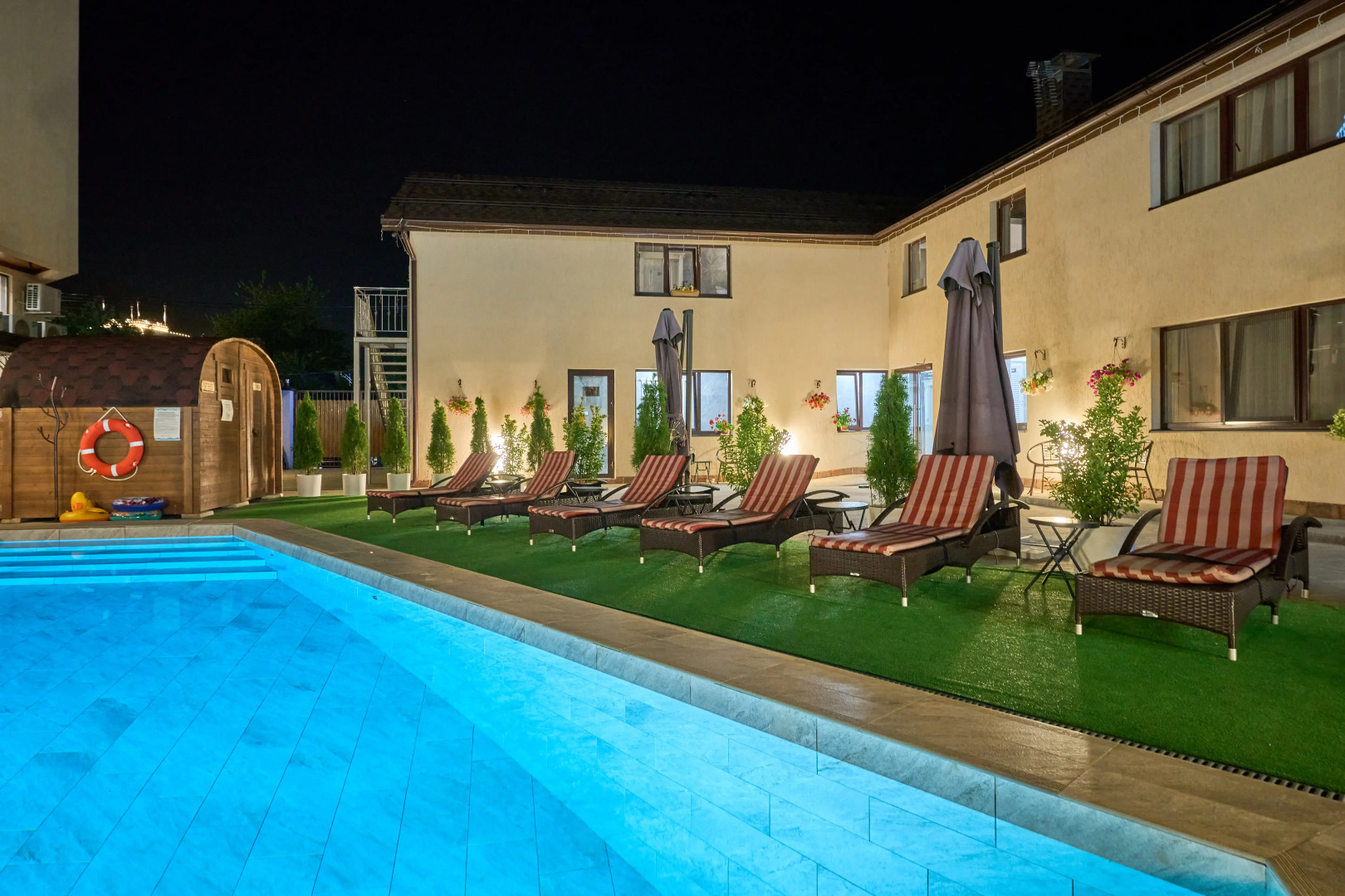 Отель Astra de Rosa