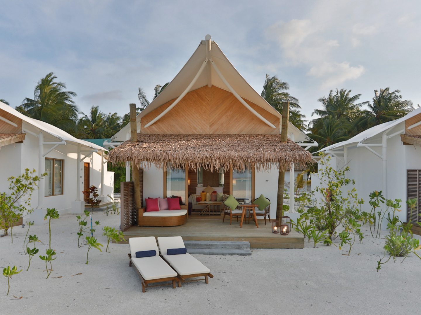 Отель Cinnamon Hakuraa Huraa Maldives