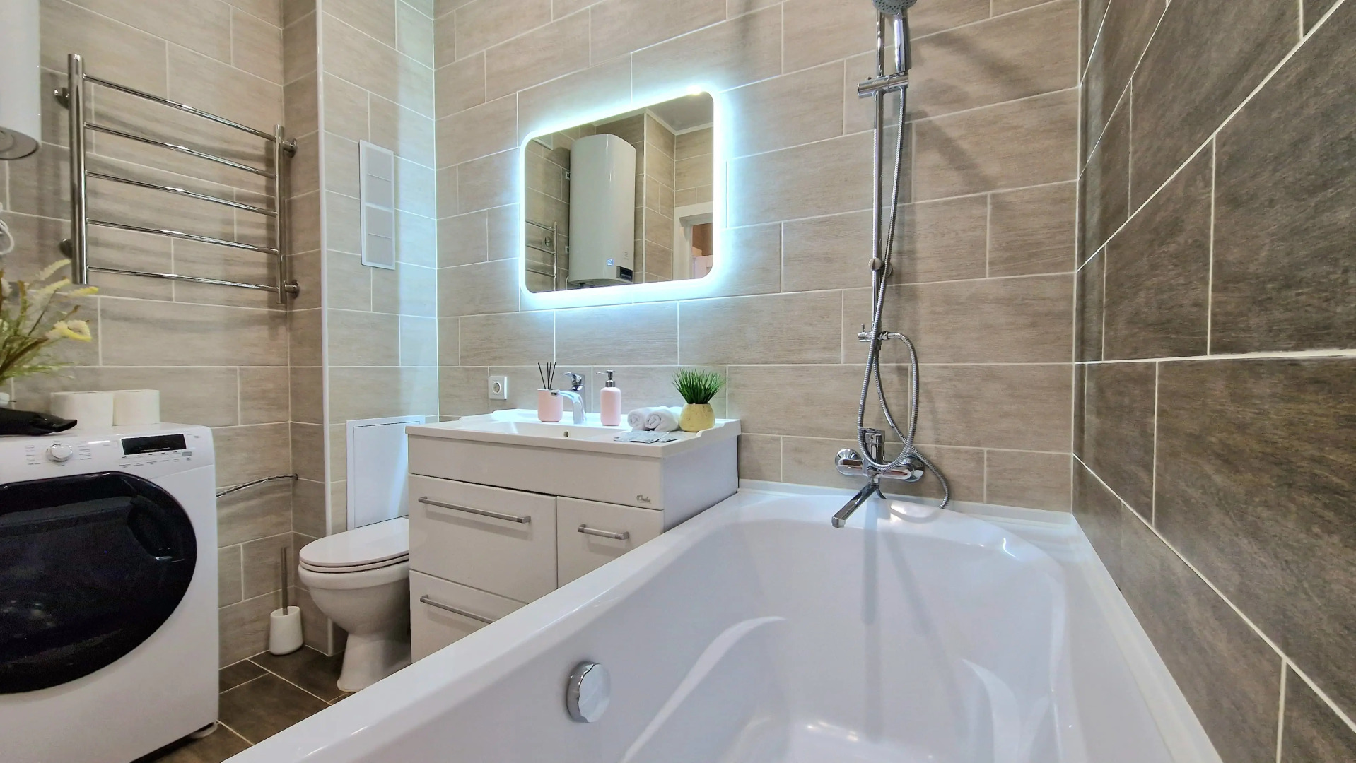 Квартира в Хорошей Локации Недалеко от Исторического Центра Города