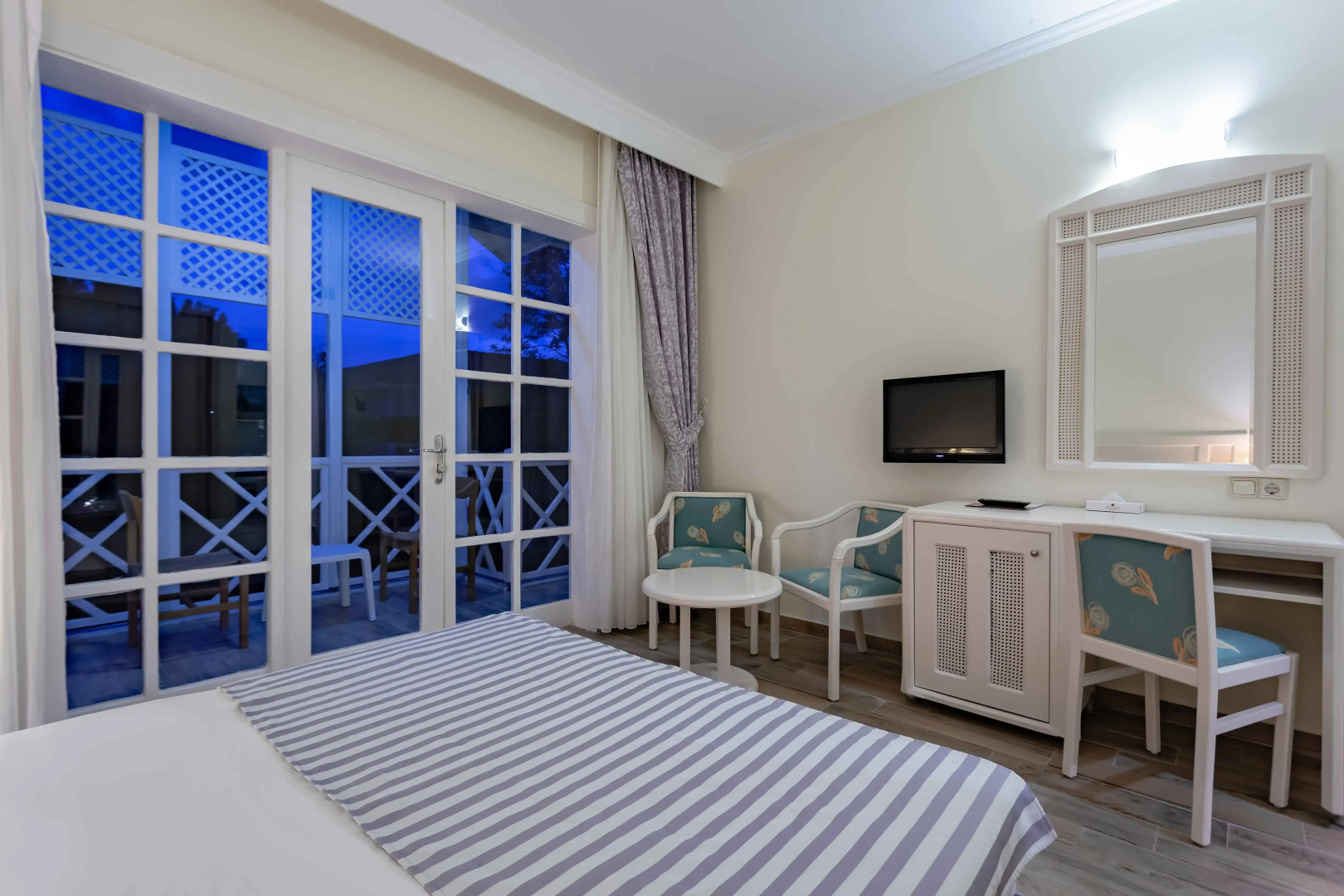 Отель Asteria Family Resort Side