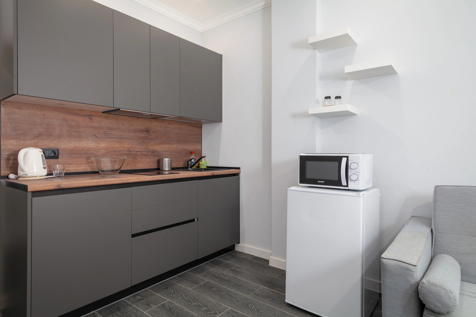 Апартаменты Белоснежные с Отдельной Кухней-столовой