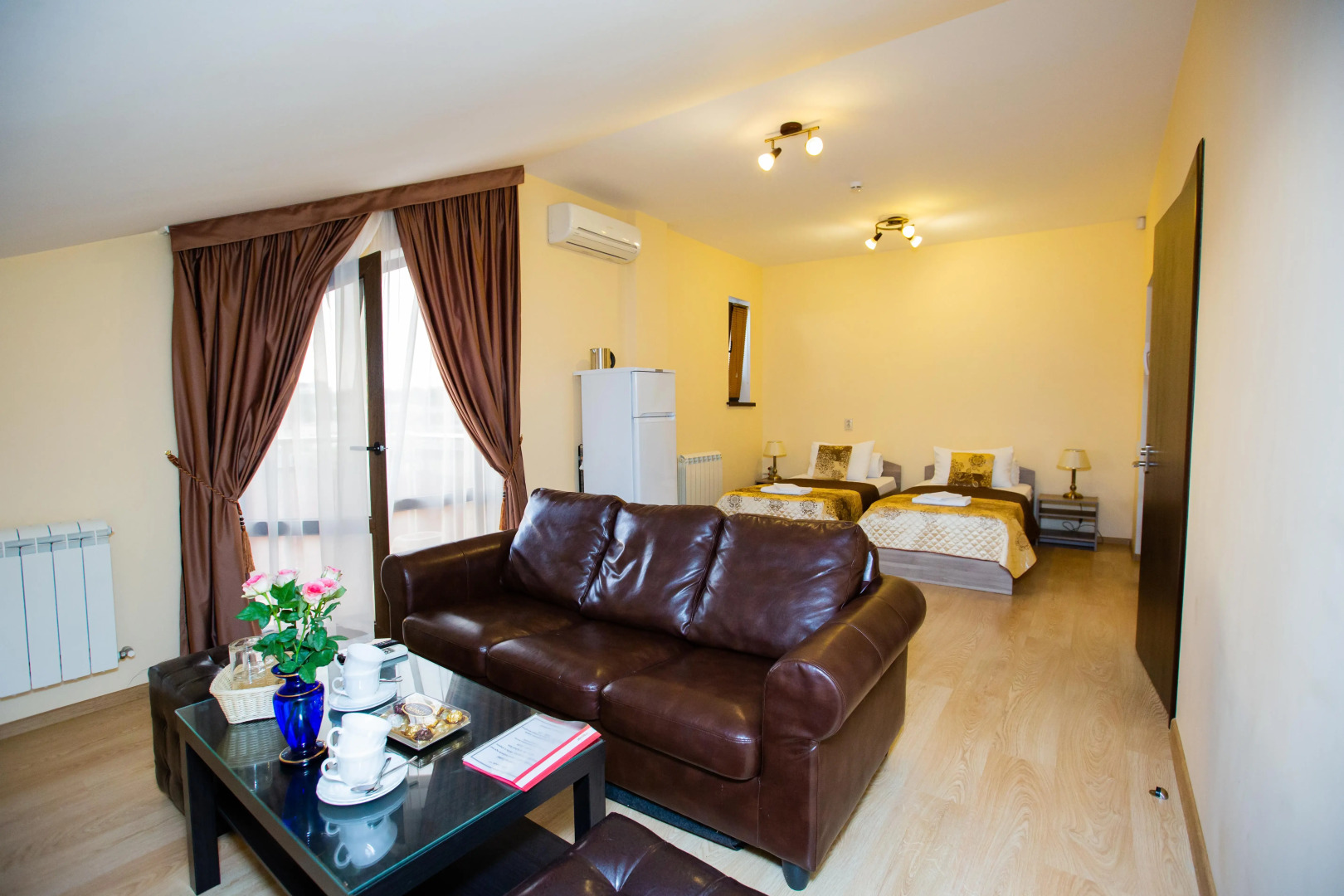 Отель София