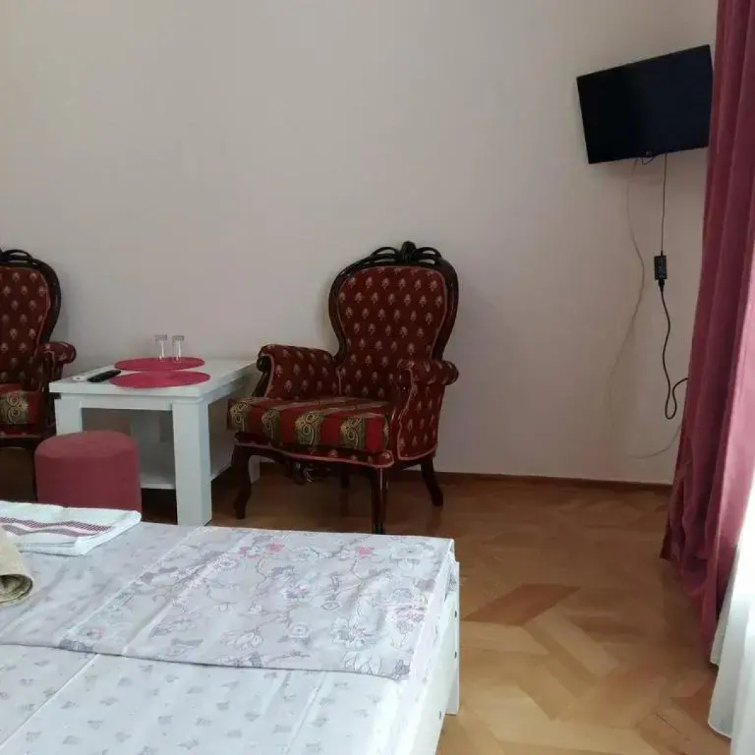 Отель Renesans