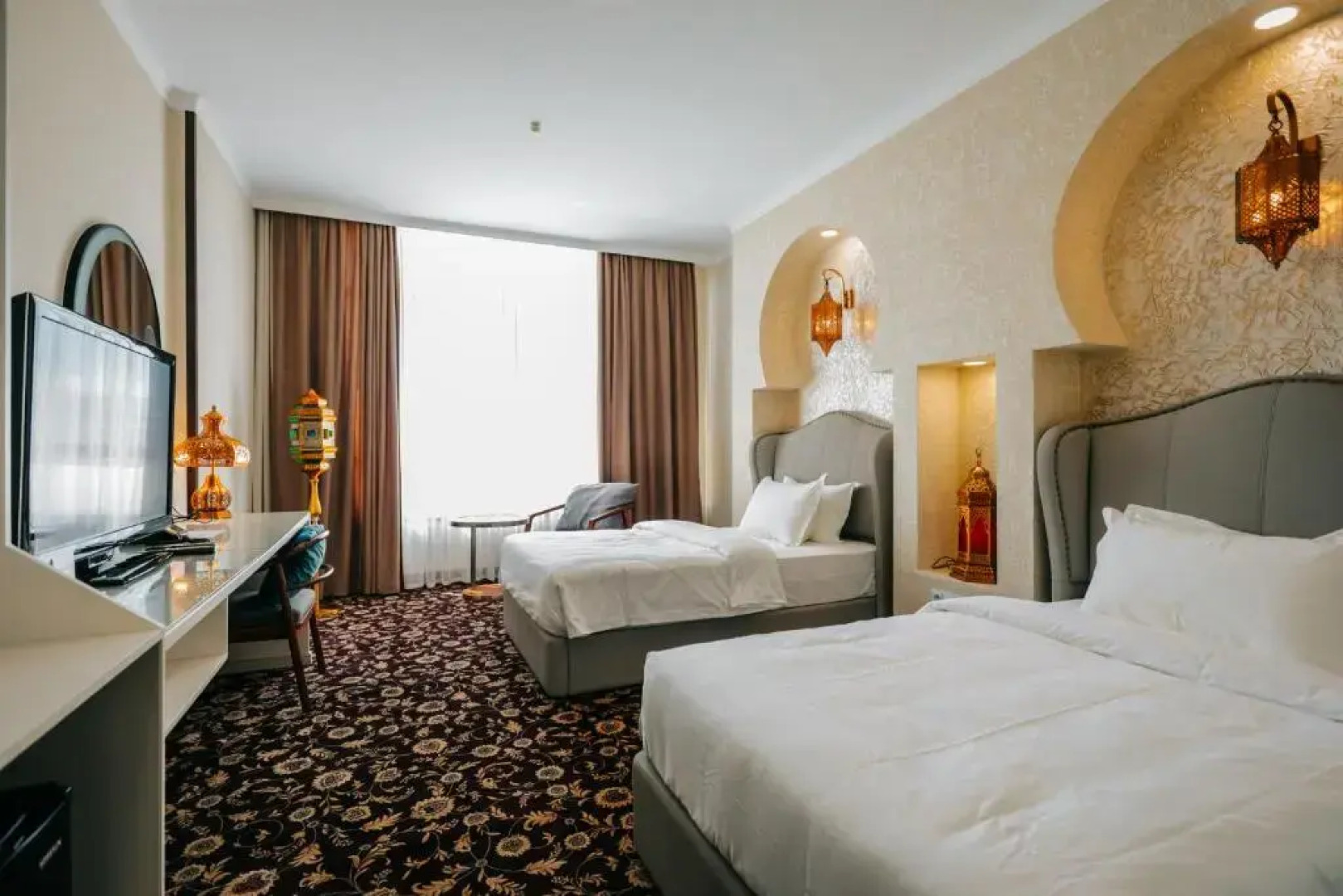 Отель Jannat Regency Jalal Abad