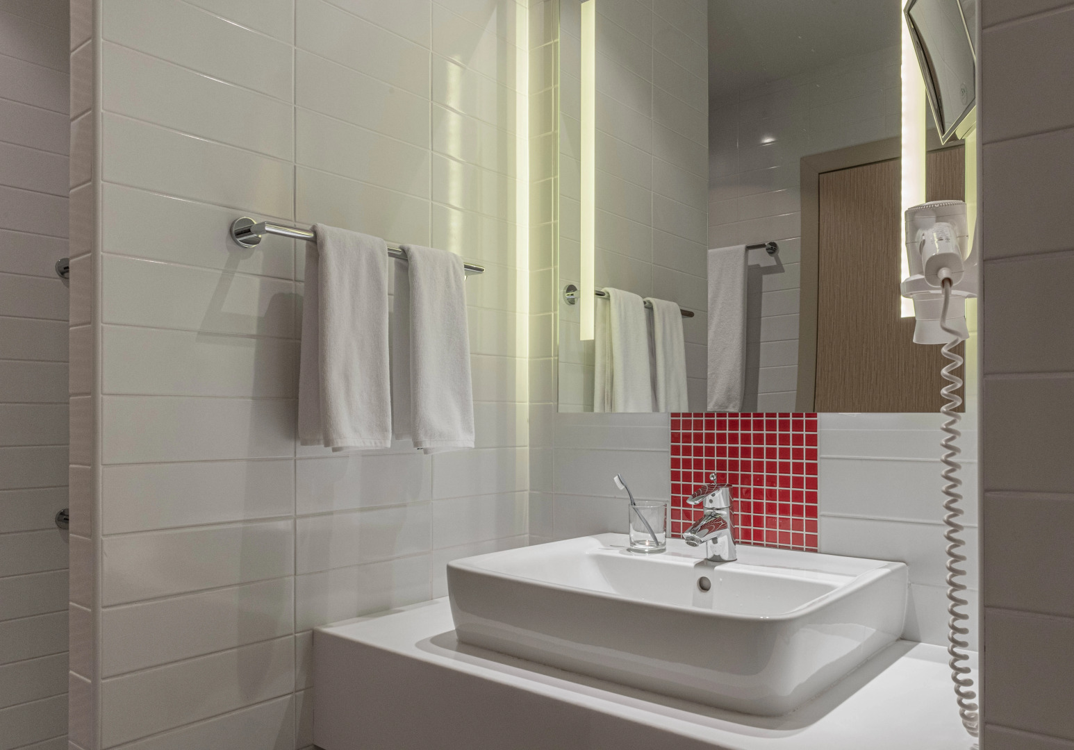 Отель Cosmos Novosibirsk Hotel